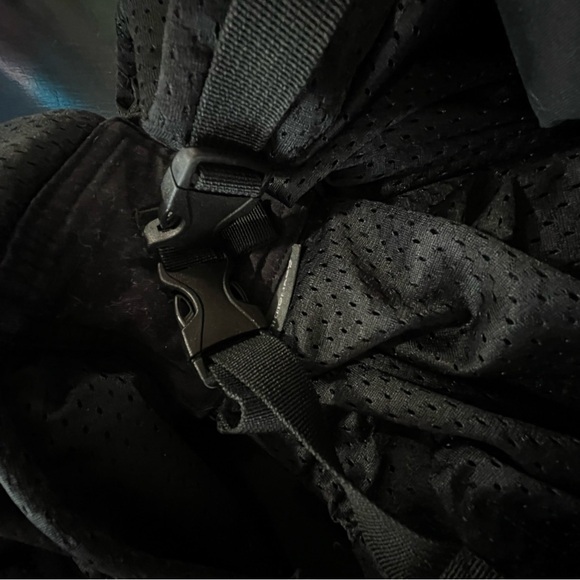 Gray Mesh Cross-Back Top - Picture 3 of 9